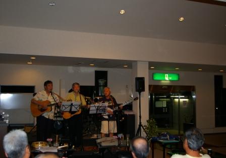 TUTもリラックスして演奏