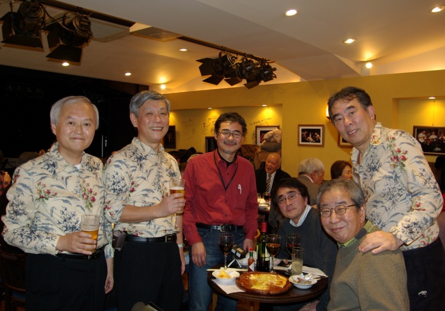 「BACK In Town」でライブ